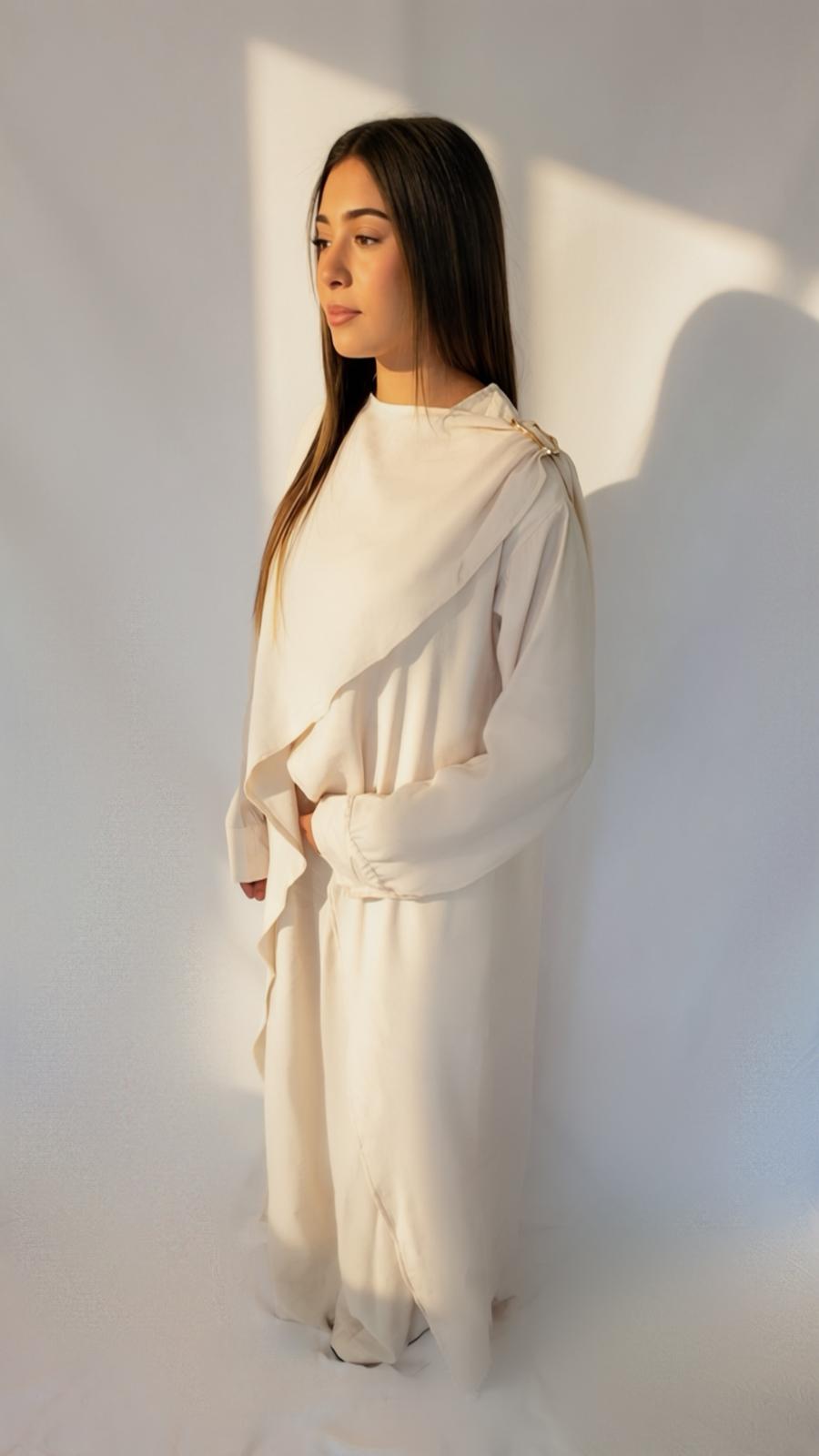 Ensemble drapé crème AZEL Paris, tombé fluide de la jupe longue