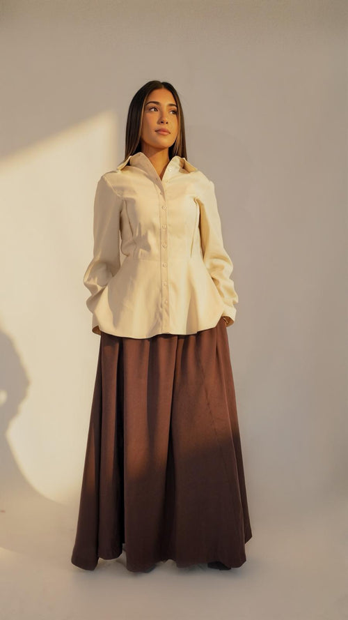 Chemise peplum crème AZEL Paris, détail du boutonnage nacré