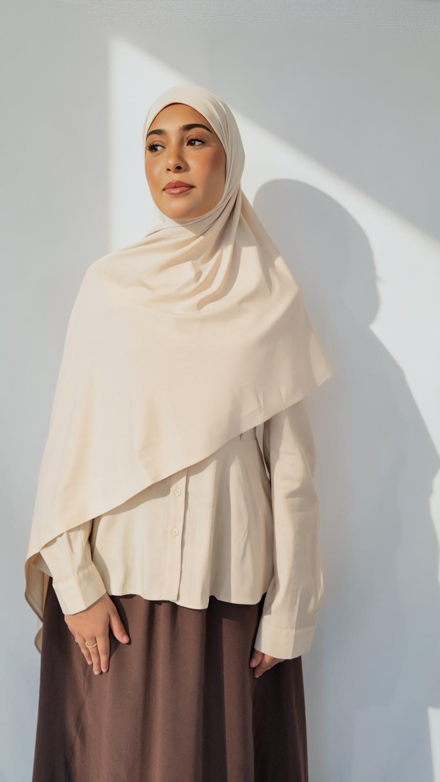 Hijab Jersey Premium crème AZEL Paris porté de face