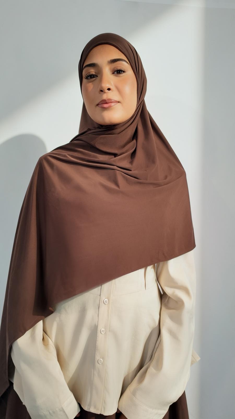 Hijab Airplum vert kaki AZEL Paris, tombé sur les épaules